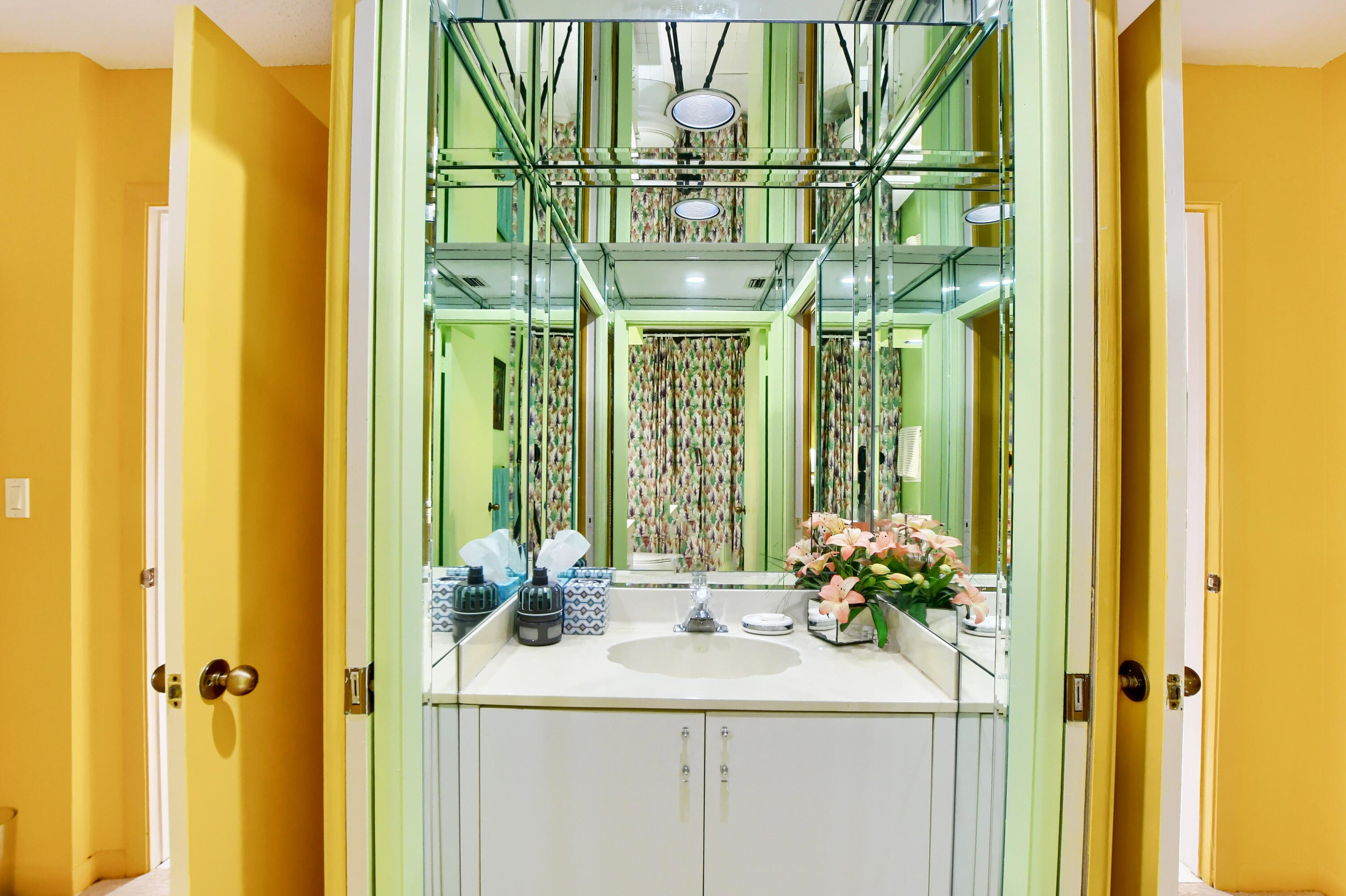 20108 Waters Edge Drive, Unit 602 Boca Raton, FL 33434 - Photo 24 of 59 Jack & Jill bath