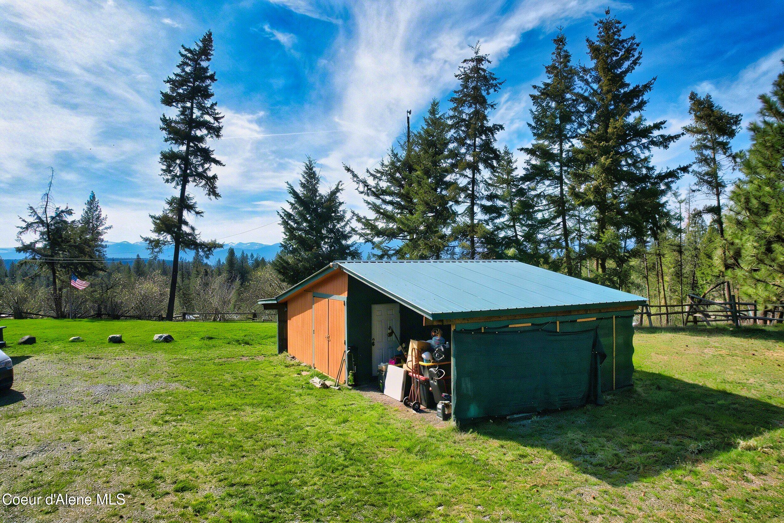 260 Rustic Lane Bonners Ferry, ID 83805 - Photo 12 of 29 hf_20260412_141648_db7621cd-4758-4ac4-92