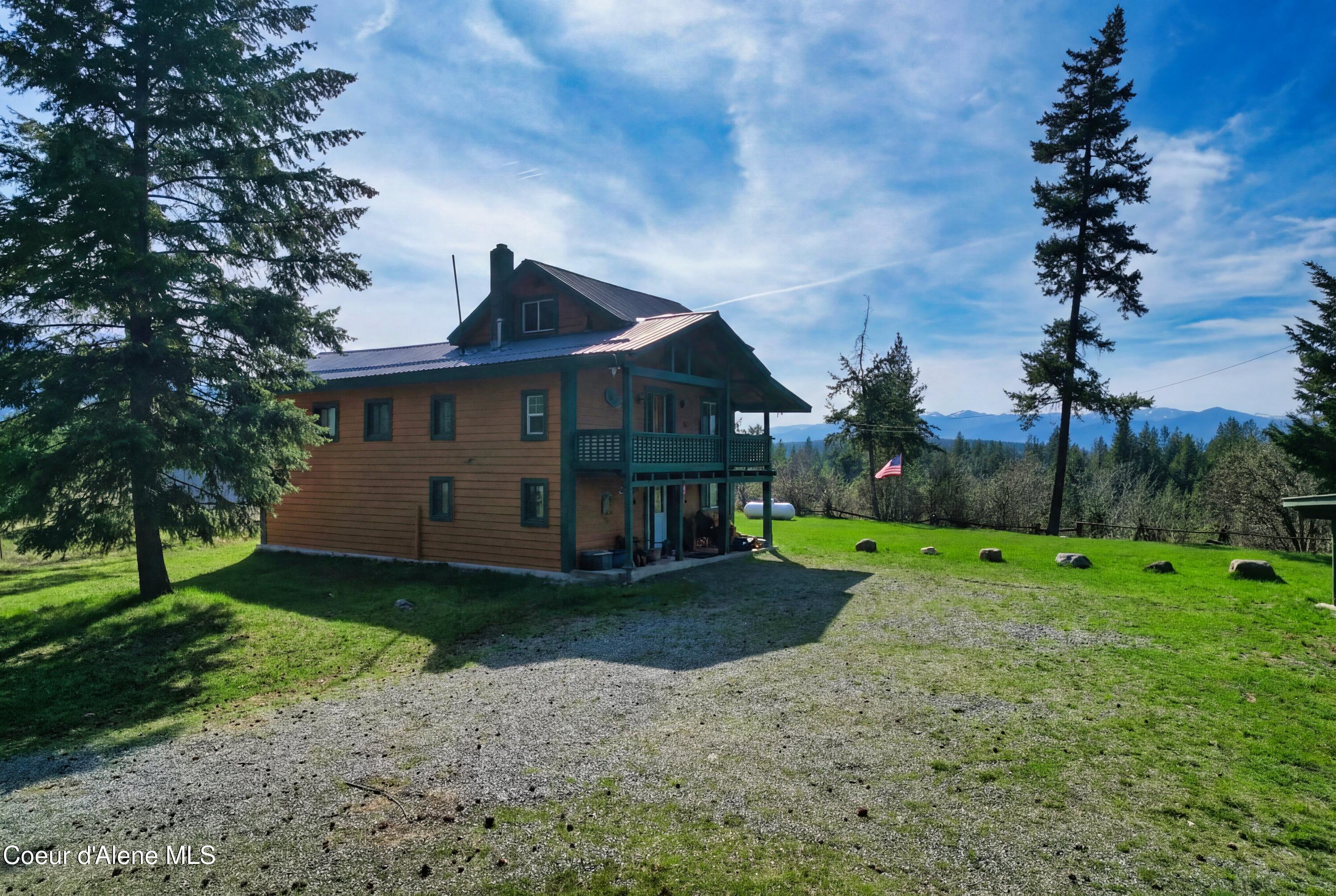 260 Rustic Lane Bonners Ferry, ID 83805 - Photo 8 of 29 hf_20260412_141257_e7ea4c63-54ad-4797-b7