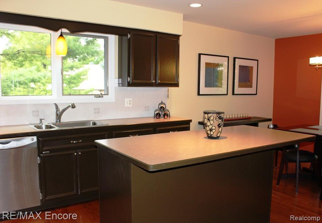 315 Rose Brier Drive Rochester Hills, MI 48309 - Photo 26 of 68