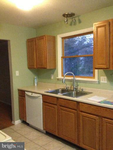1140 Hampton Road Annapolis, MD 21409 - Photo 3 of 14 Kitchen