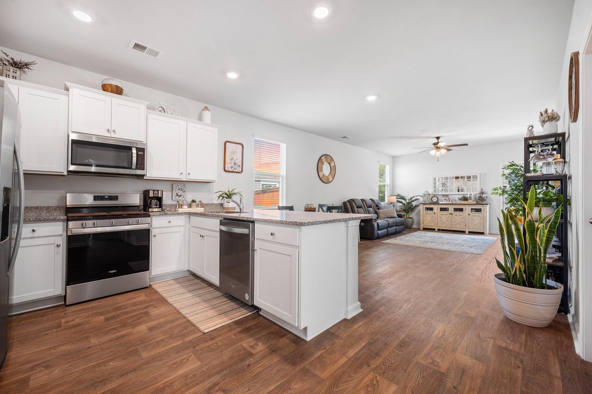 133 Ivory Shadow Road Summerville, SC 29486 - Photo 14 of 33 14-web-or-mls-BARCLAY MEDIA CO v2-8 - Co