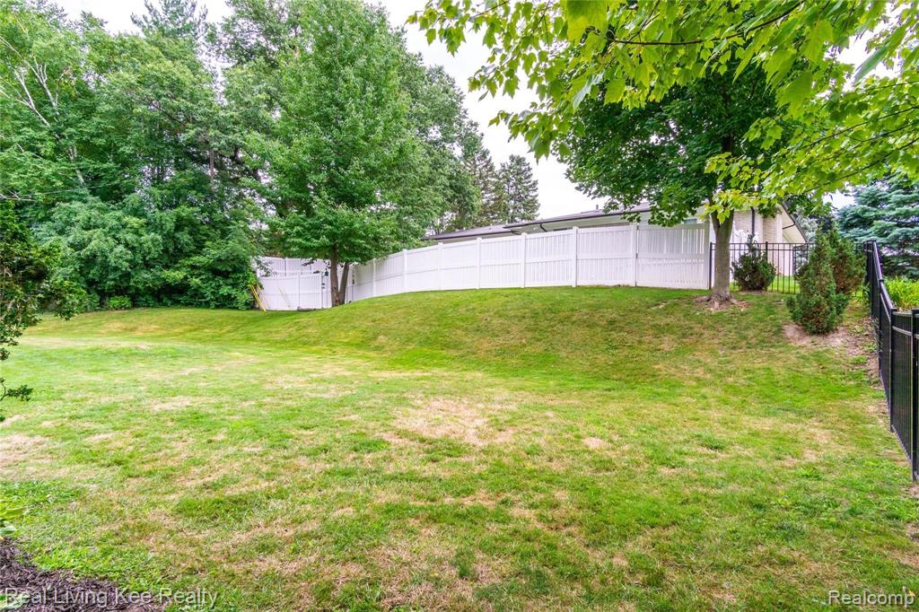 797 Redwood Court Rochester Hills, MI 48309 - Photo 40 of 40