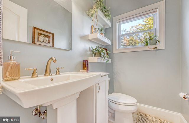 $954,000 | 725 Kentucky Avenue Southeast, Washington, DC 20003