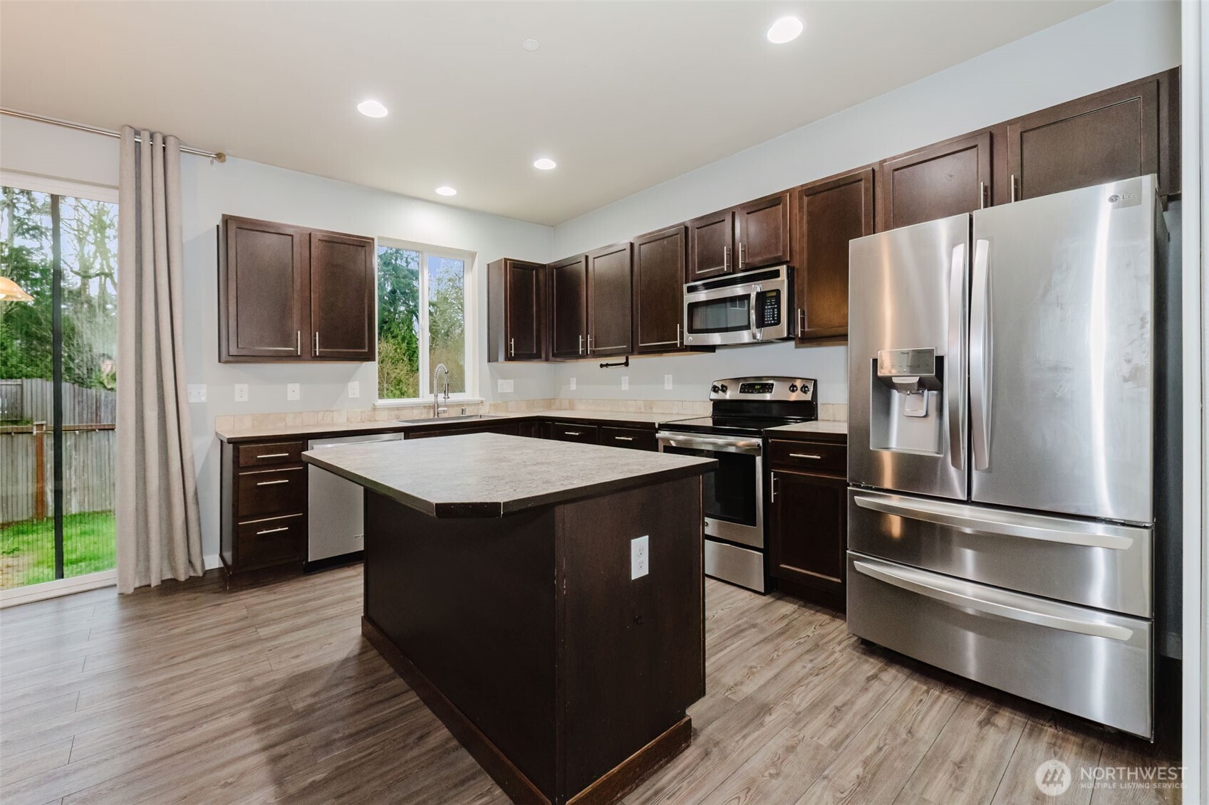 3675 Halsey Lane Bremerton, WA 98310 - Photo 6 of 25