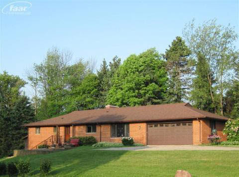 6025 Beecher Road Flint, MI 48532 - Photo 1 of 24 20220800.JPG