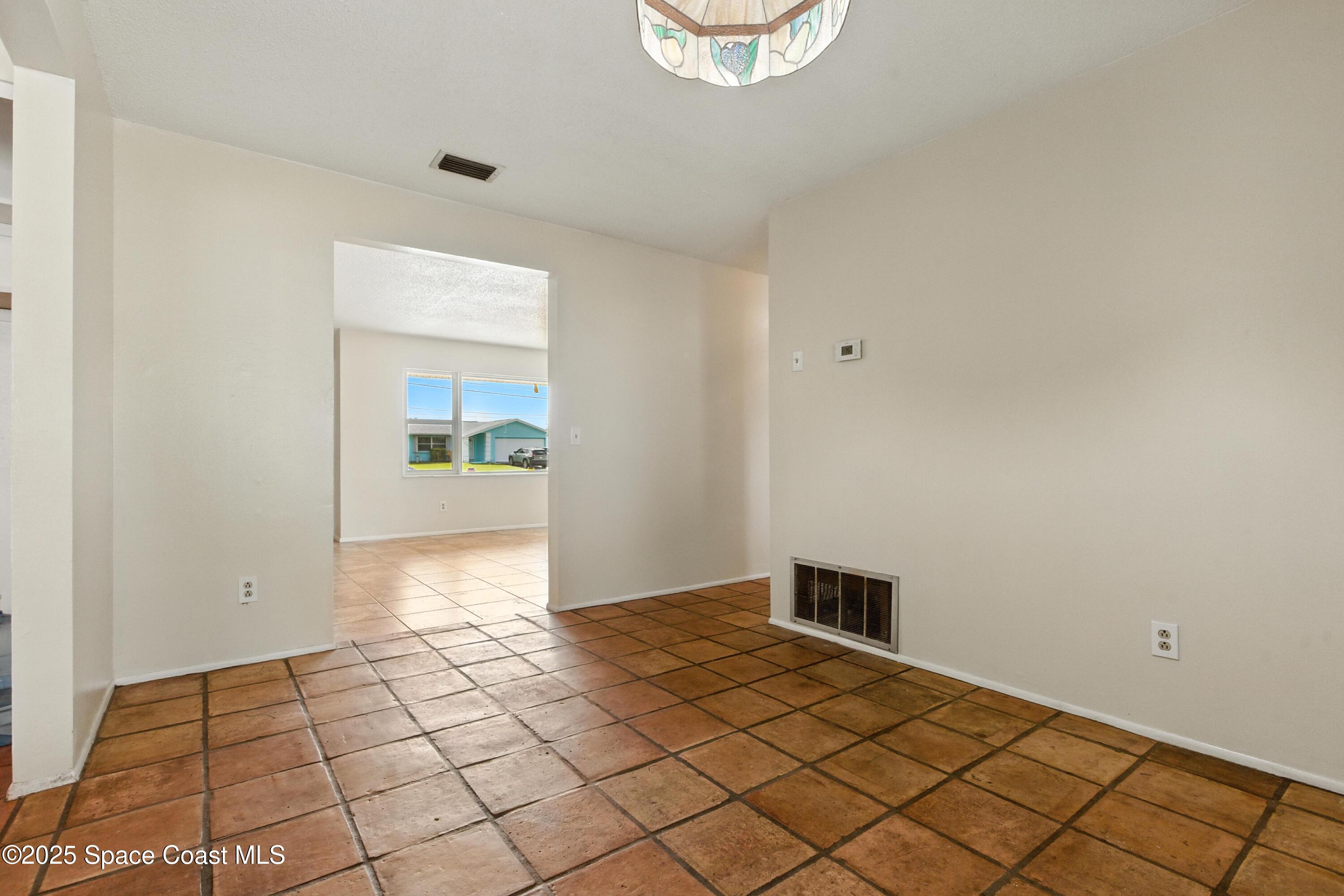582 Croton Road Melbourne, FL 32935 - Photo 9 of 33 582 Croton Rd 009