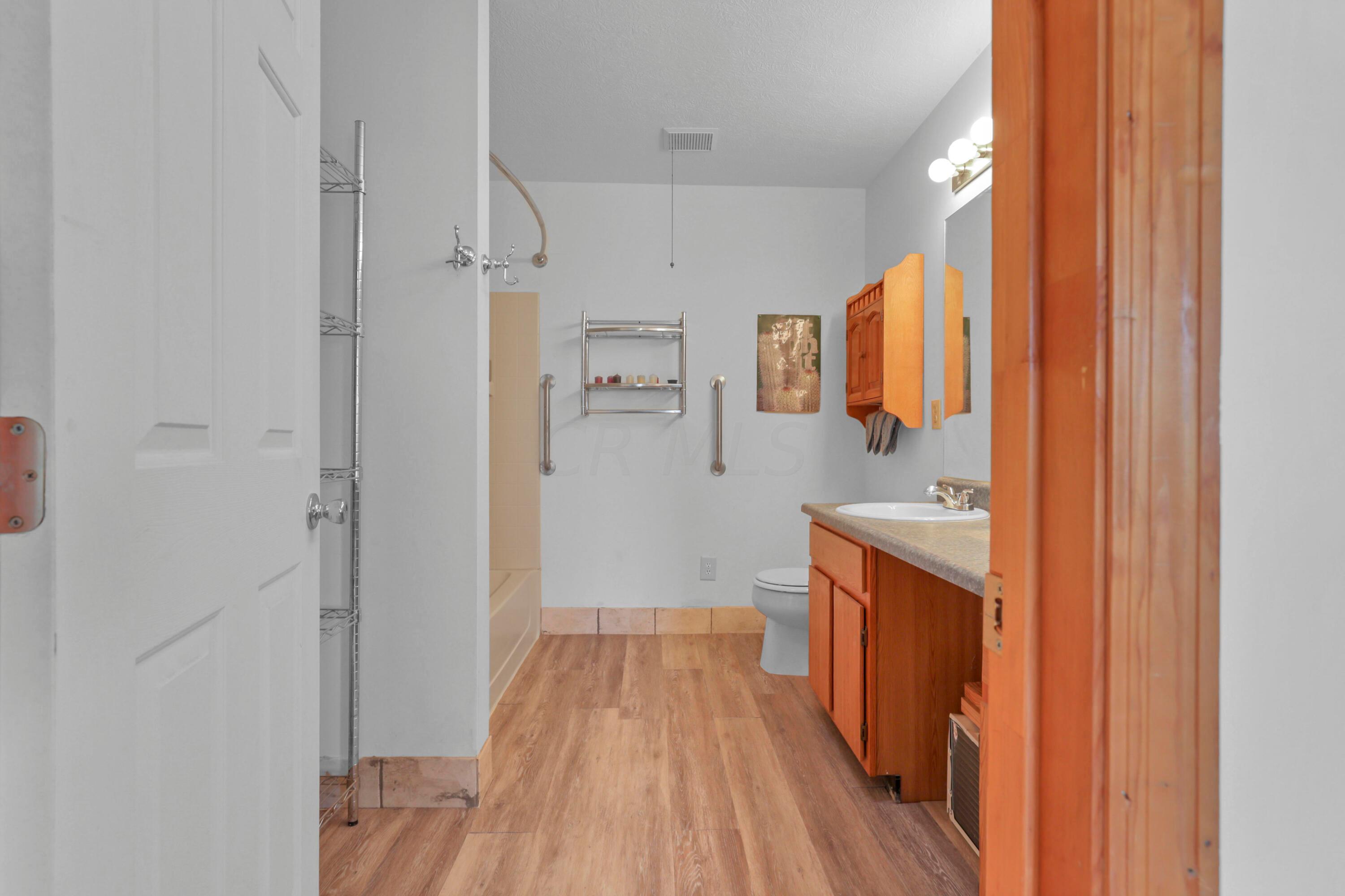 7569 Young Road Orient, OH 43146 - Photo 53 of 74 0N4A5504