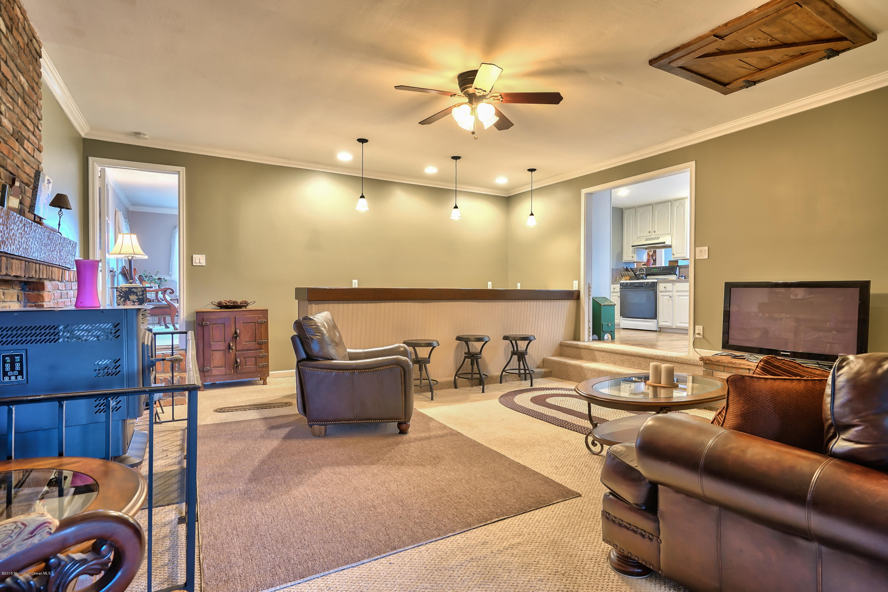 64 Roberts Road Millstone Township, NJ 08535 - Photo 14 of 36 64 Roberts Rd Millstone NJ-print-037-Fam