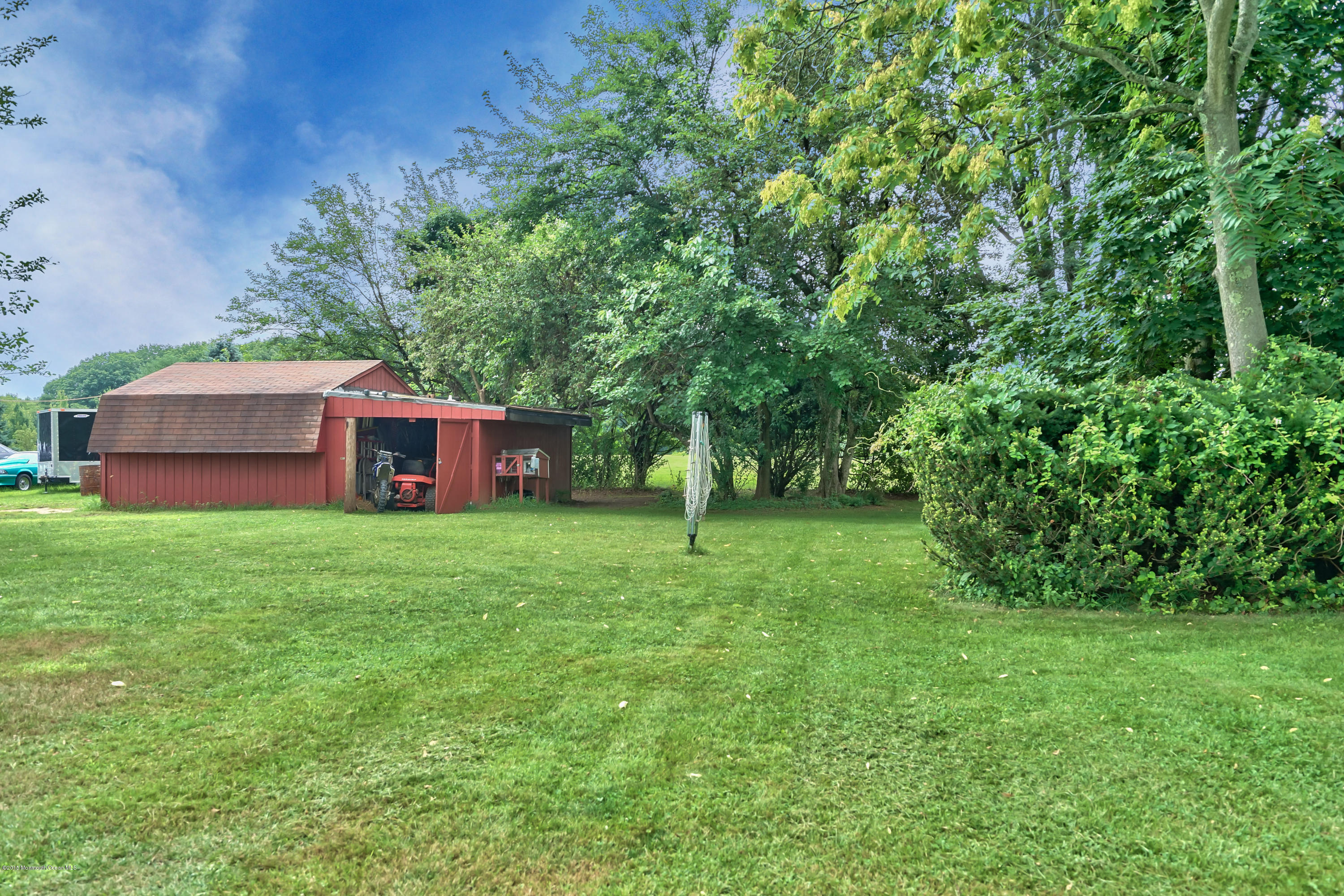 64 Roberts Road Millstone Township, NJ 08535 - Photo 27 of 36 64 Roberts Rd Millstone NJ-print-063-Bac