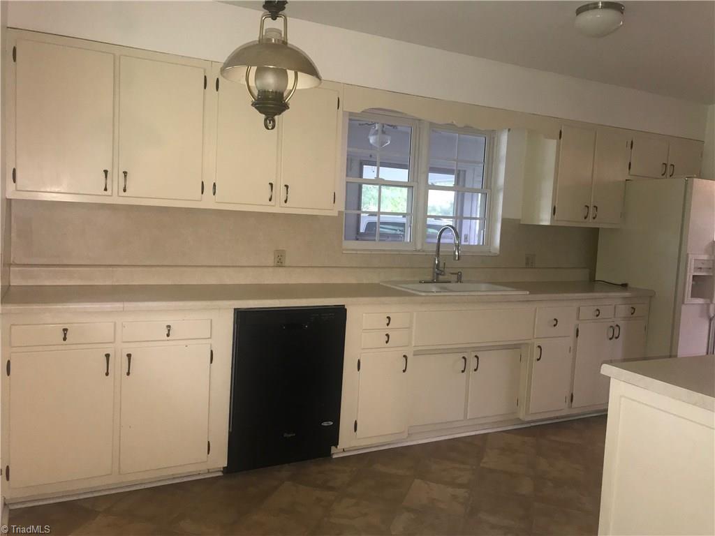 935 Liberty Road High Point, NC 27263 - Photo 13 of 28 Gallery Image 13