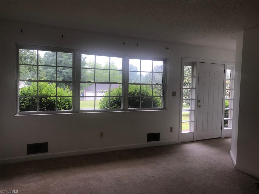 935 Liberty Road High Point, NC 27263 - Photo 8 of 28 Gallery Image 8