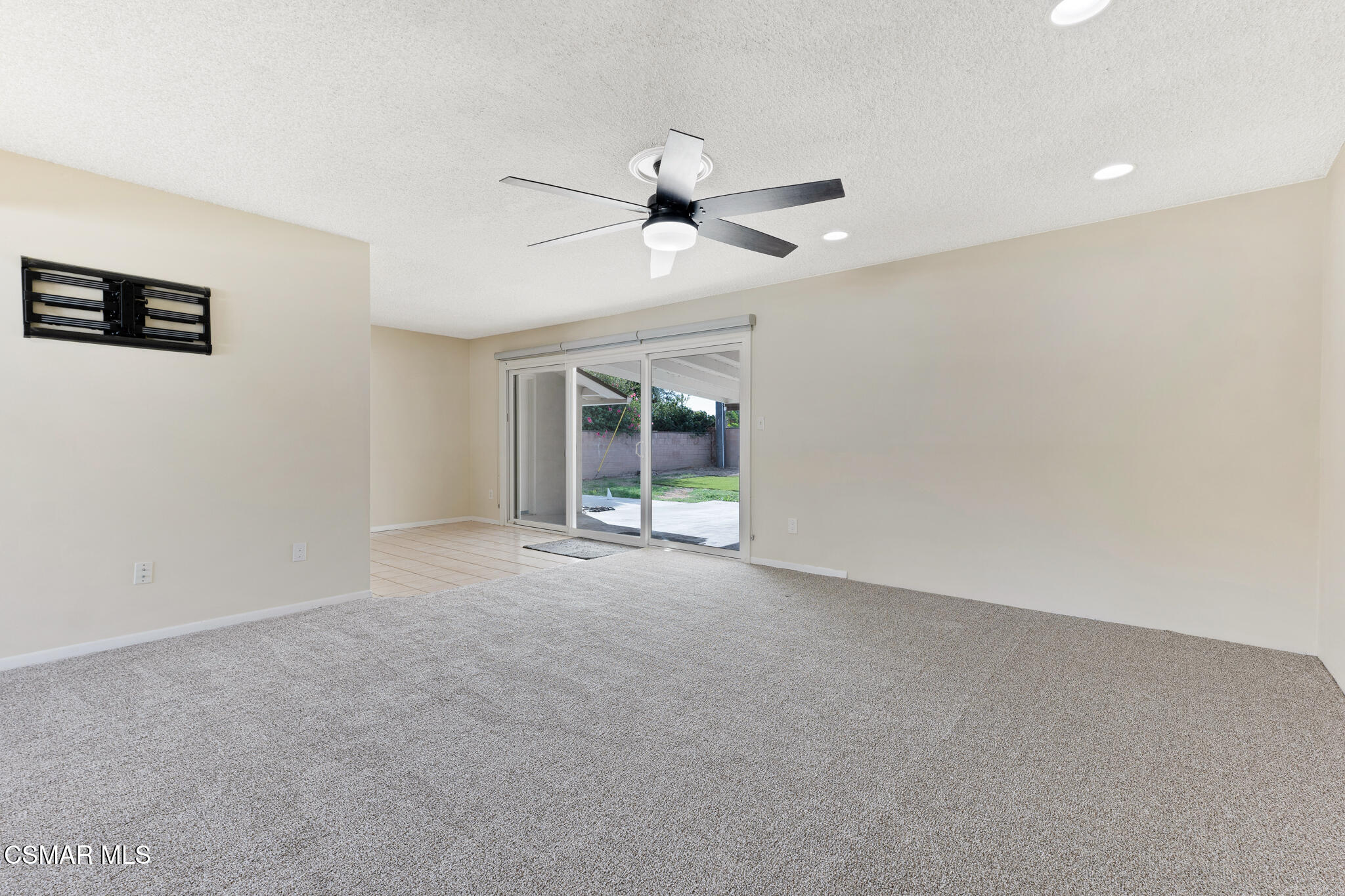 3235 Amarillo Avenue Simi Valley, CA 93063 - Photo 14 of 61 3235 Amarillo Ave - HsHProd-25