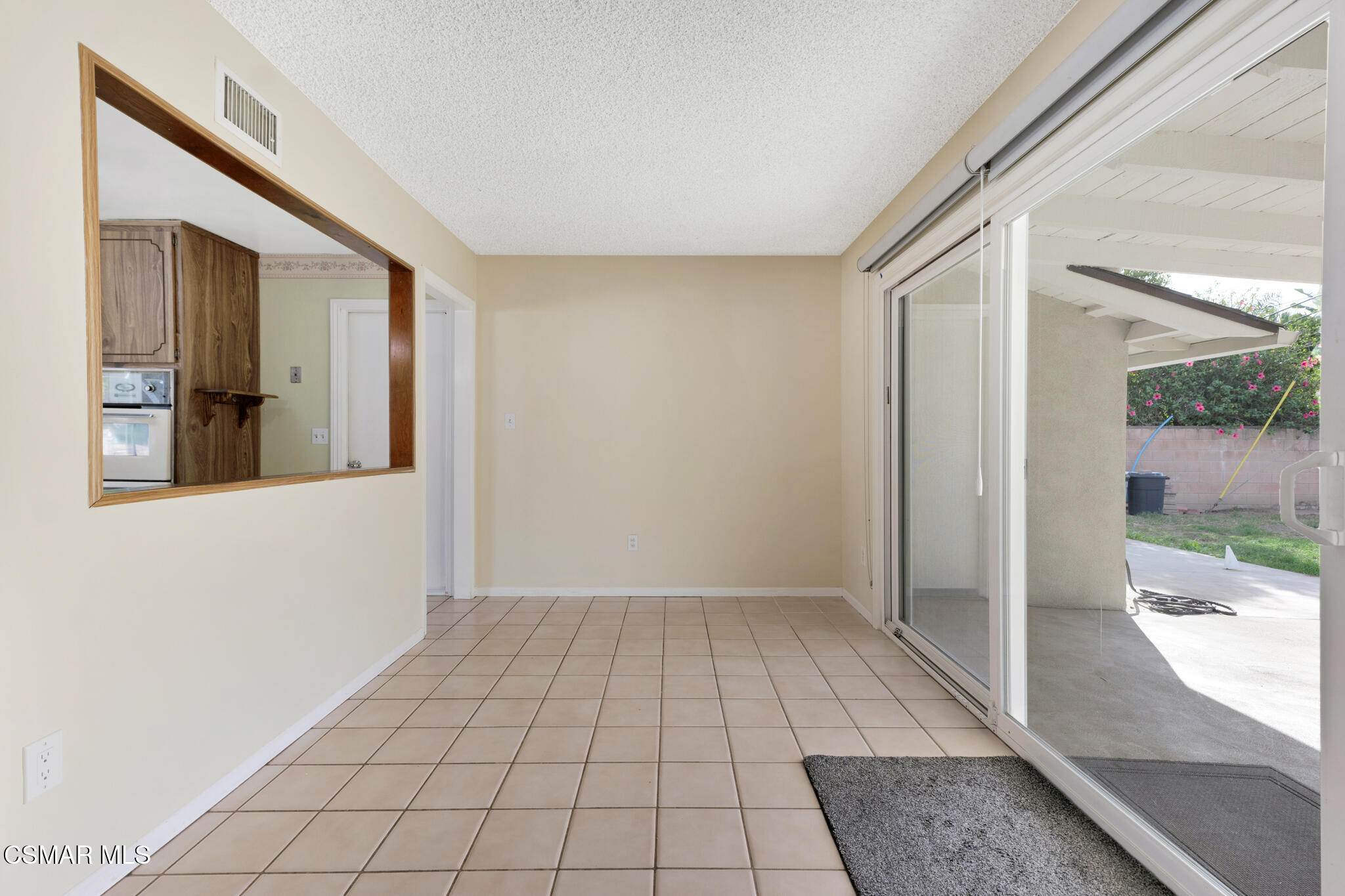 3235 Amarillo Avenue Simi Valley, CA 93063 - Photo 25 of 61 3235 Amarillo Ave - HsHProd-28