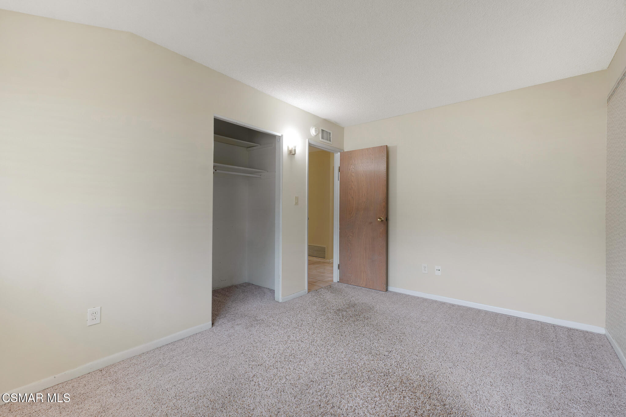 3235 Amarillo Avenue Simi Valley, CA 93063 - Photo 35 of 61 3235 Amarillo Ave - HsHProd-11