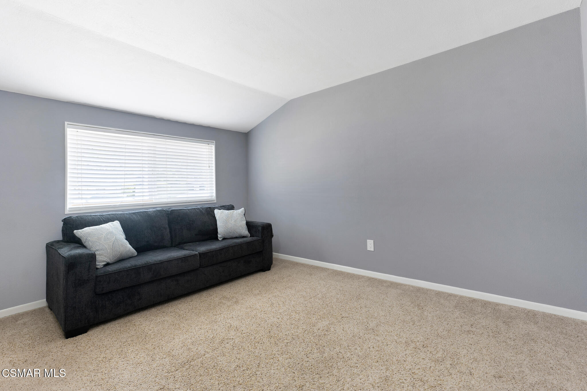 3235 Amarillo Avenue Simi Valley, CA 93063 - Photo 40 of 61 3235 Amarillo Ave - HsHProd-12