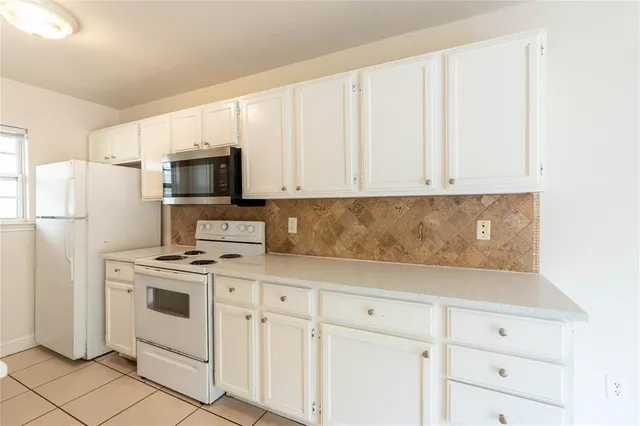 $1,500 | 2622 Foxcroft Lane, Garland, TX 75044