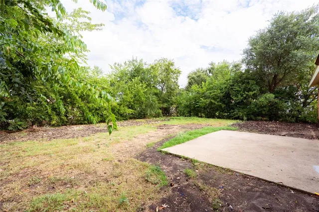 $1,500 | 2622 Foxcroft Lane, Garland, TX 75044