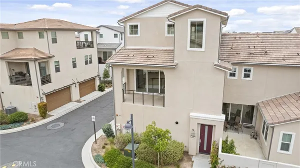 $5,500 | 130 Sculpture, Irvine, CA 92618