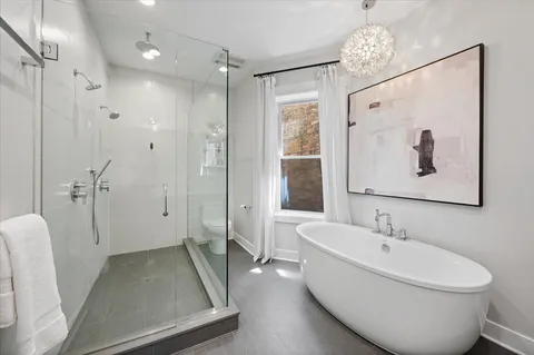 $2,500,000 | 2901 North Burling Street, Chicago, IL 60657