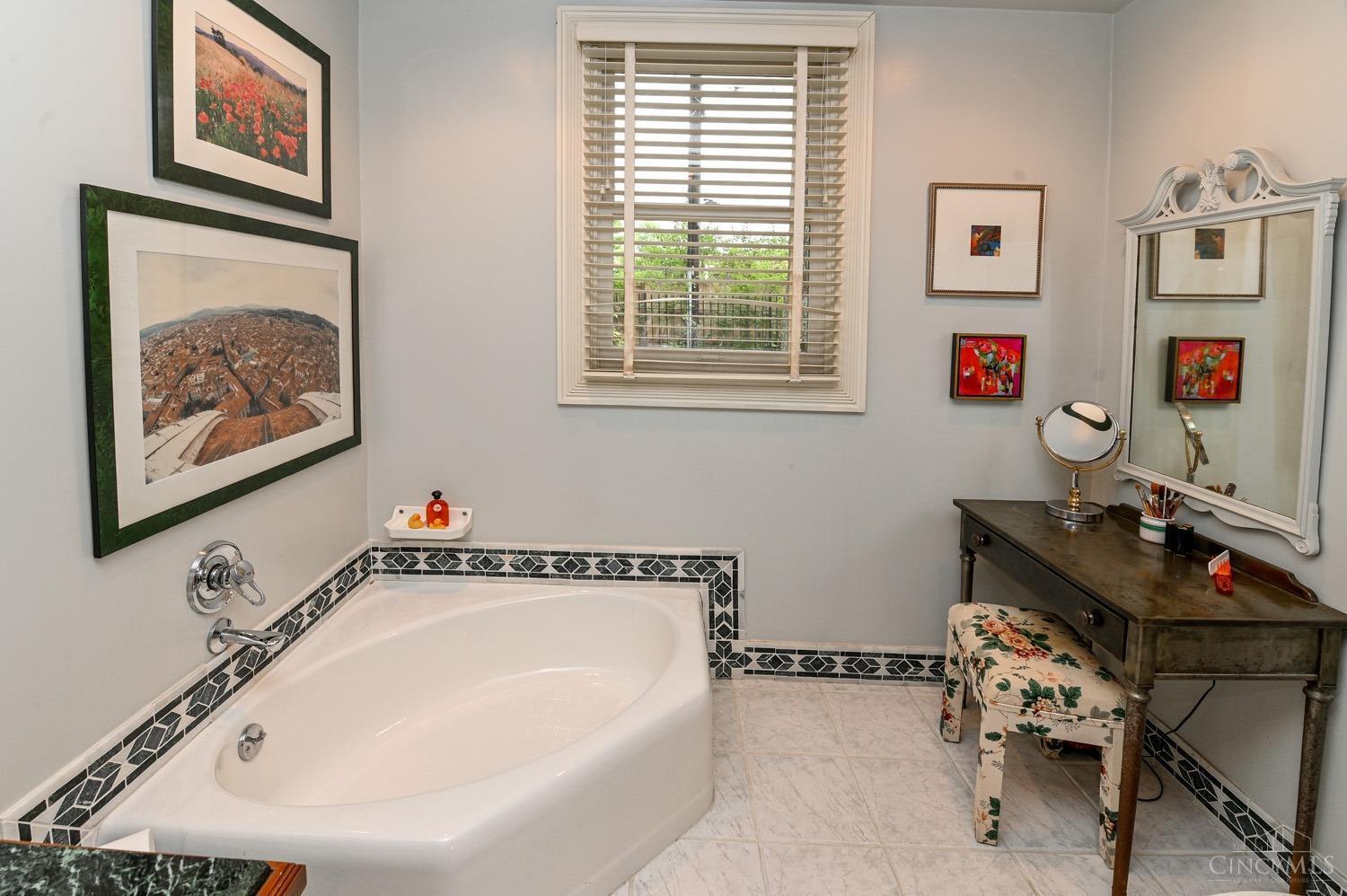 2563 Little Dry Run Road Cincinnati, OH 45244 - Photo 20 of 49 Gallery Image 20