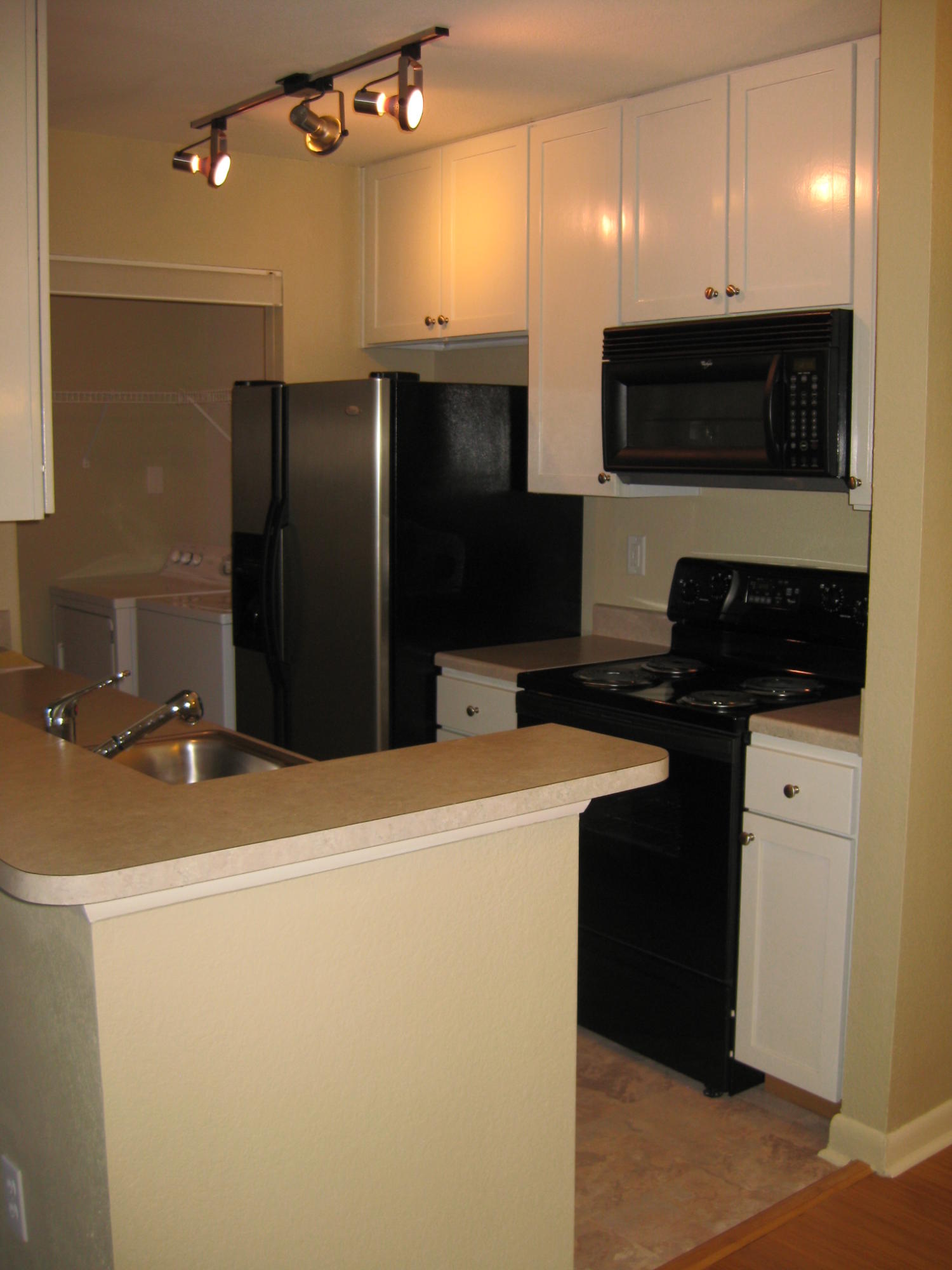 273 Alexandra Drive, Unit 8 Mount Pleasant, SC 29464 - Photo 3 of 6 IMG_0726