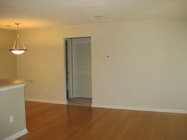 $1,400 | 273 Alexandra Drive, Unit 8, Mount Pleasant, SC 29464