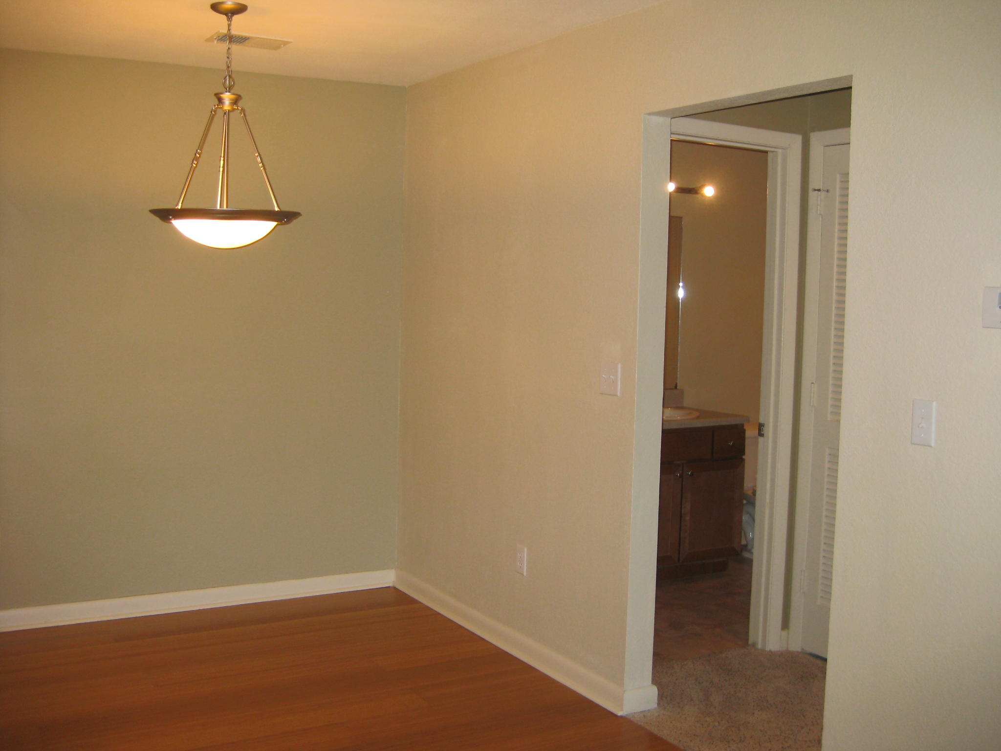 273 Alexandra Drive, Unit 8 Mount Pleasant, SC 29464 - Photo 5 of 6 IMG_0716