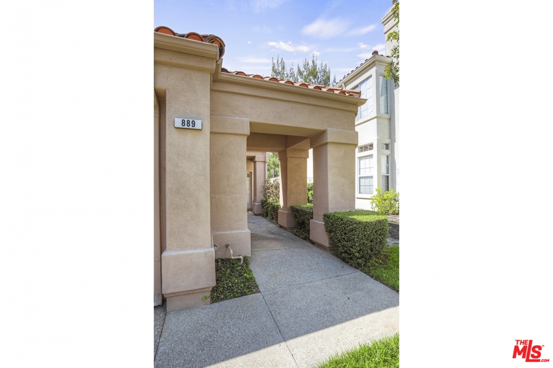 889 C. Amable Glendale, CA 91208 - Photo 3 of 51 a front view of a house