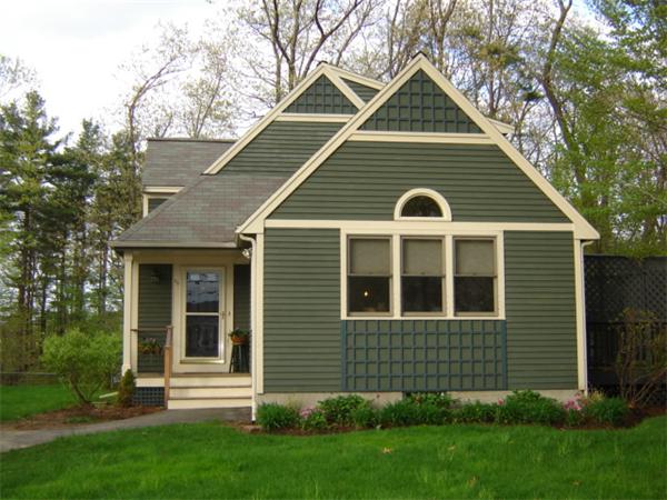 39 South Martin Road Amesbury, MA 01913 - Photo 1 of 1 a front view of a house with a yard