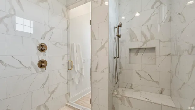 $1,649,900 | 447 Basalt Drive, Huntertown, IN 46748