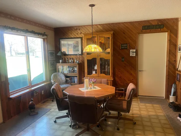 $269,900 | 207 East Hollett Street, Tracy, MN 56175