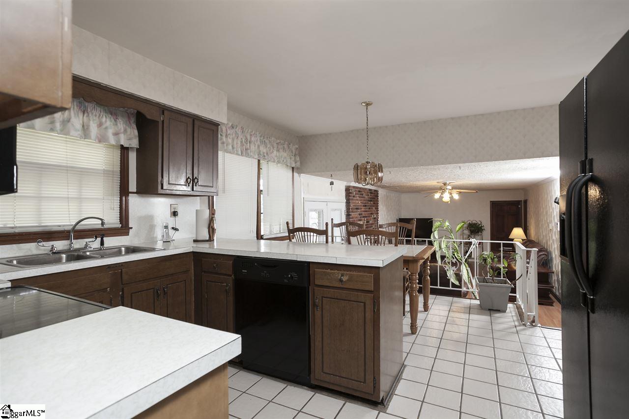 420 Adams Mill Road Mauldin, SC 29662 - Photo 2 of 22