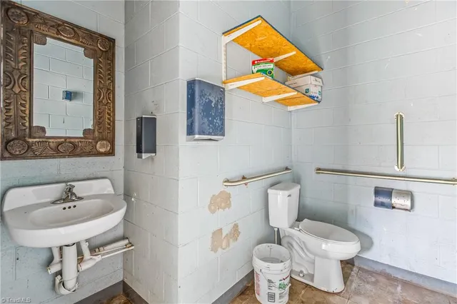 $249,000 | 2226-2234 Highway 268, Pilot Mountain, NC 27041