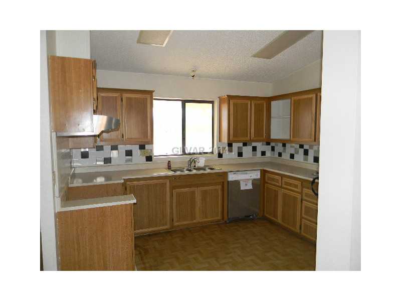 2570 West Simkins Road Pahrump, NV 89060 - Photo 10 of 20 Kitchen.