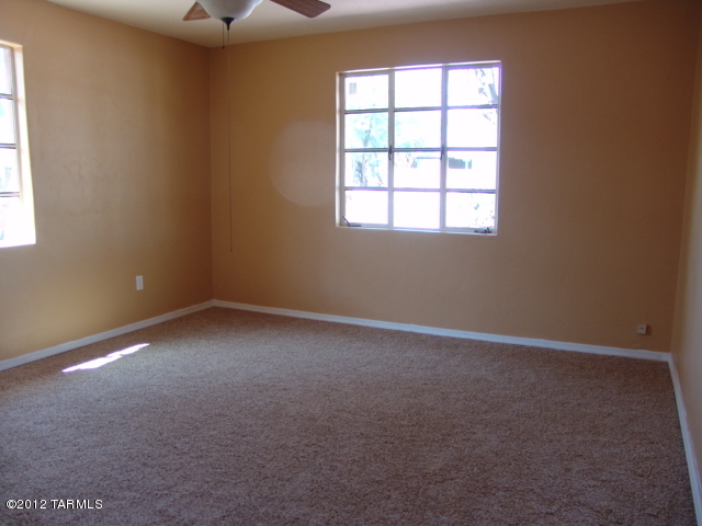 1940 North Santa Rosa Avenue Tucson, AZ 85712 - Photo 15 of 19