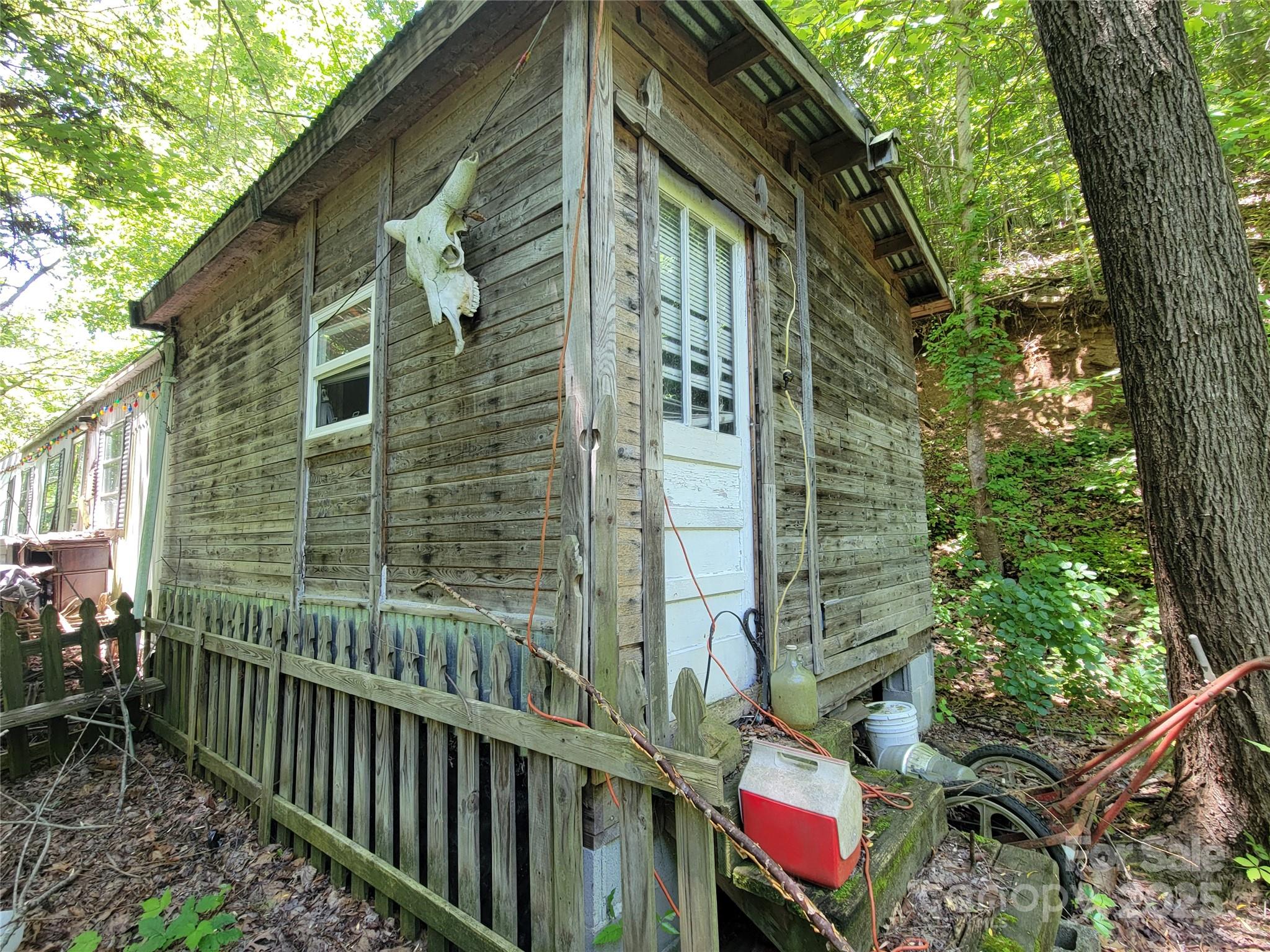 1851 Chambers Mountain Road Clyde, NC 28721 - Photo 12 of 22