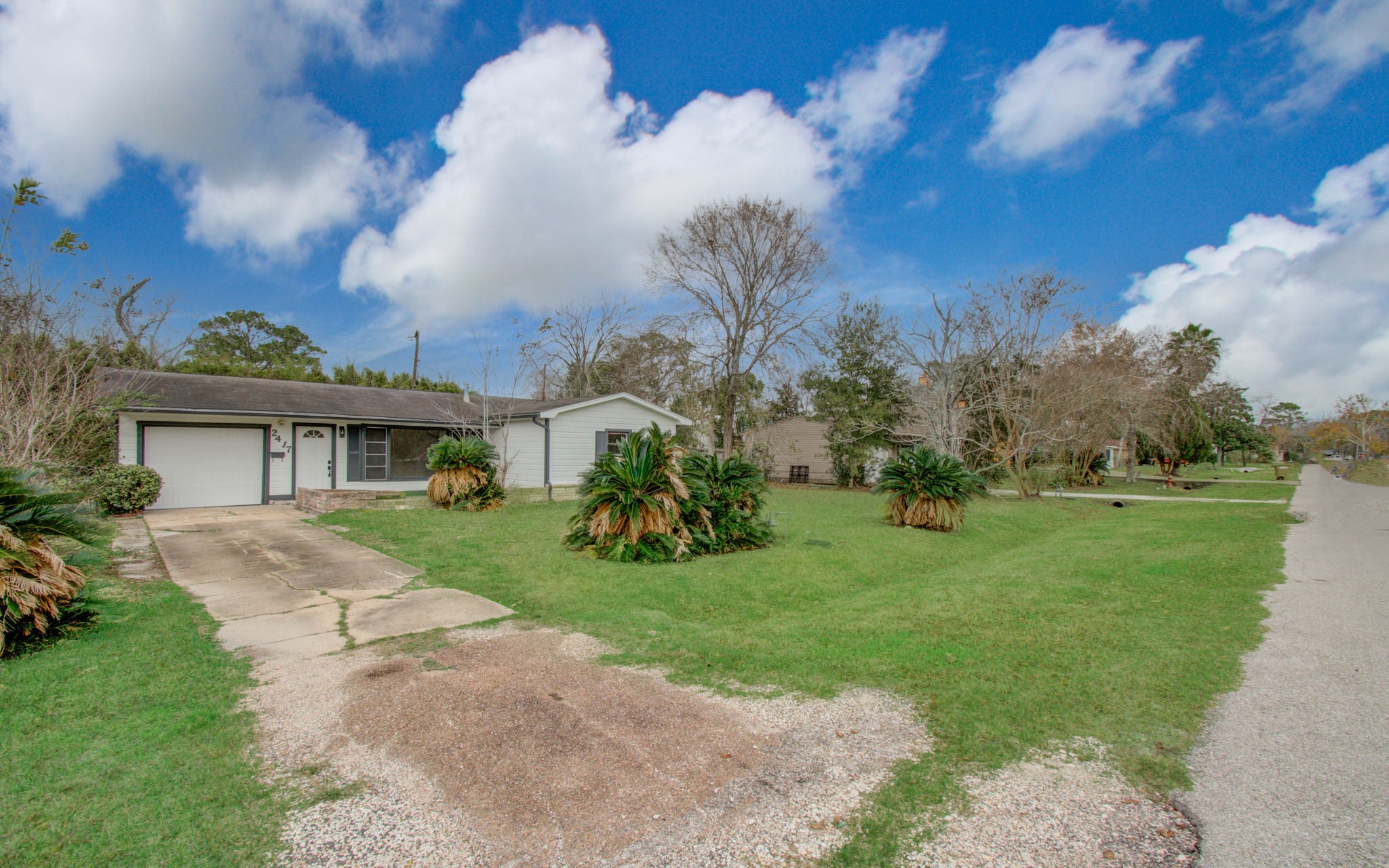 2417 Pecan Street Dickinson, TX 77539 - Photo 6 of 43