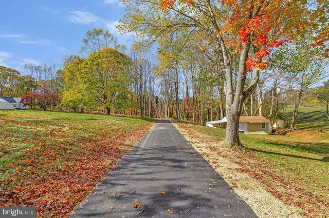 $749,900 | 6440 Briarwood Drive, Huntingtown, MD 20639