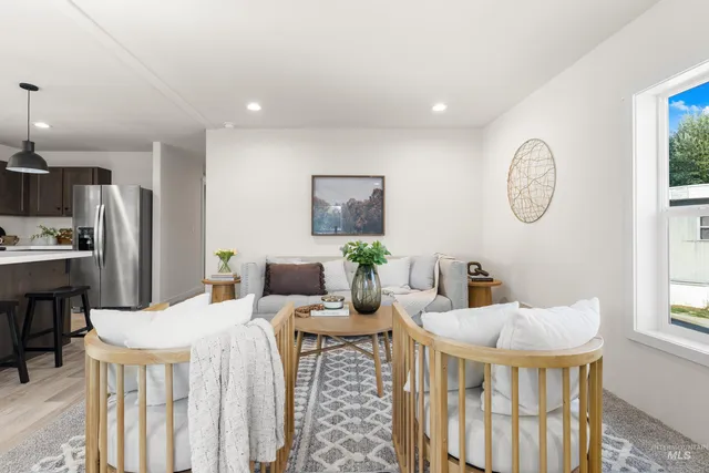 $179,500 | 208 East 44th Street, Unit 9, Garden City, ID 83714