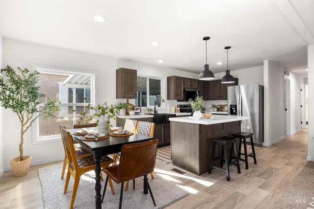 $179,500 | 208 East 44th Street, Unit 9, Garden City, ID 83714