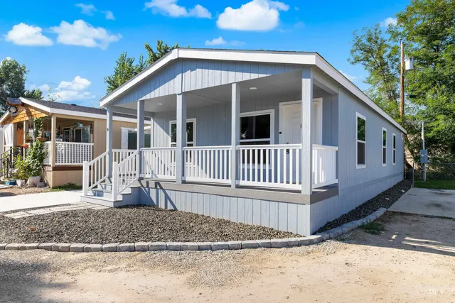 $179,500 | 208 East 44th Street, Unit 9, Garden City, ID 83714