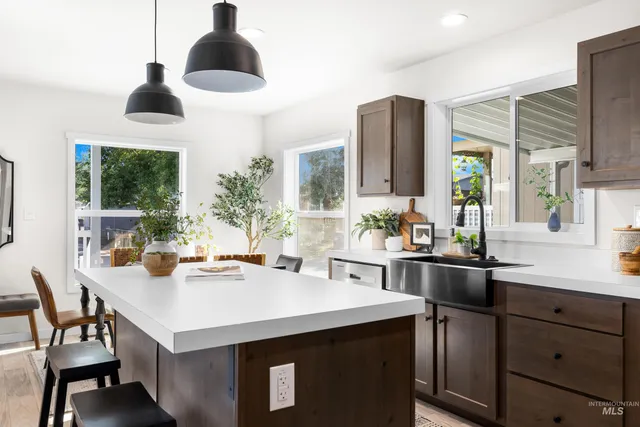 $179,500 | 208 East 44th Street, Unit 9, Garden City, ID 83714