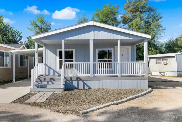 $179,500 | 208 East 44th Street, Unit 9, Garden City, ID 83714