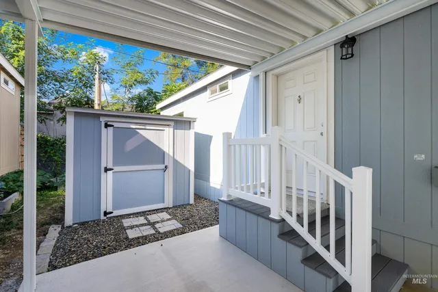 $179,500 | 208 East 44th Street, Unit 9, Garden City, ID 83714