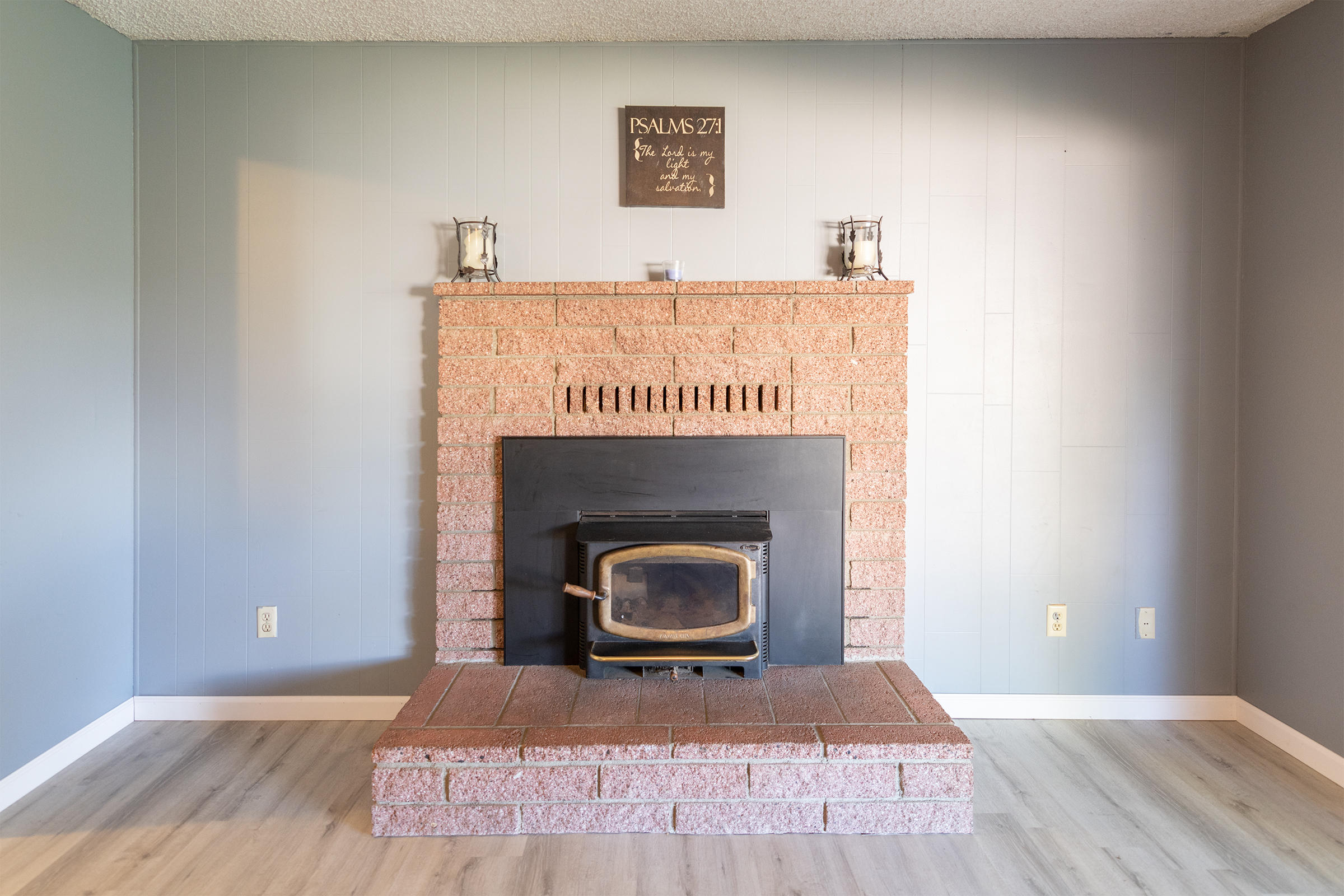 3070 Marmac Road Anderson, CA 96007 - Photo 3 of 17 Fireplace