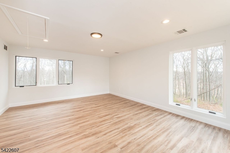 3 Maple Path Mount Arlington, NJ 07856 - Photo 15 of 32