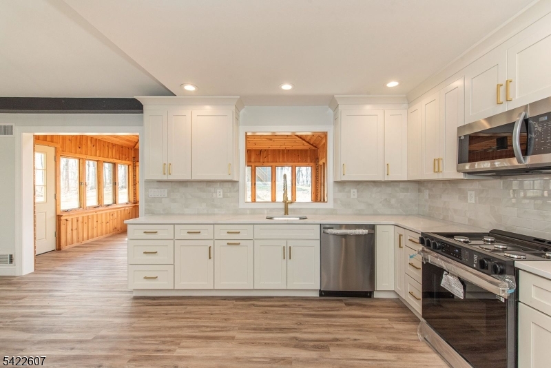 3 Maple Path Mount Arlington, NJ 07856 - Photo 2 of 32