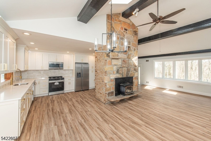 3 Maple Path Mount Arlington, NJ 07856 - Photo 5 of 32