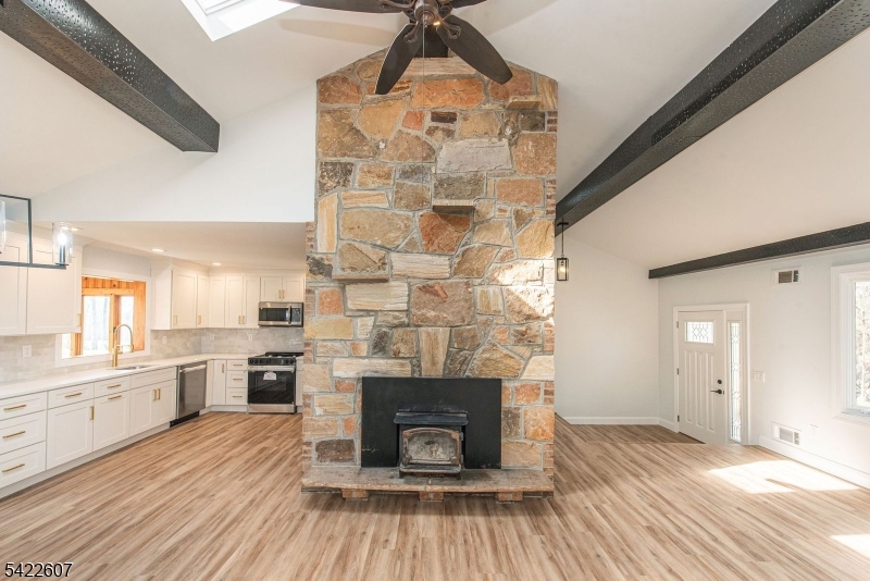 3 Maple Path Mount Arlington, NJ 07856 - Photo 6 of 32